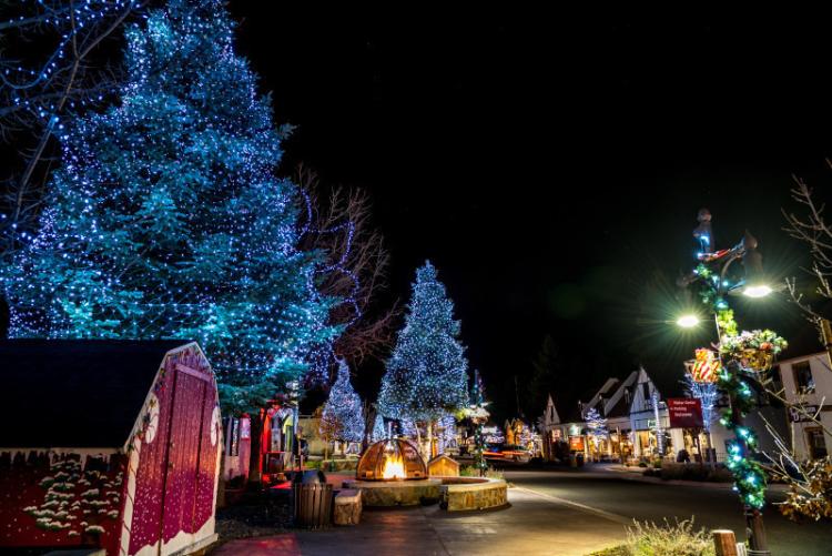 Winter bei Nacht in The Village