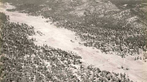 Historisches Foto von Yuhaaviat, dem Namen der Ureinwohner des Big Bear Lake.
